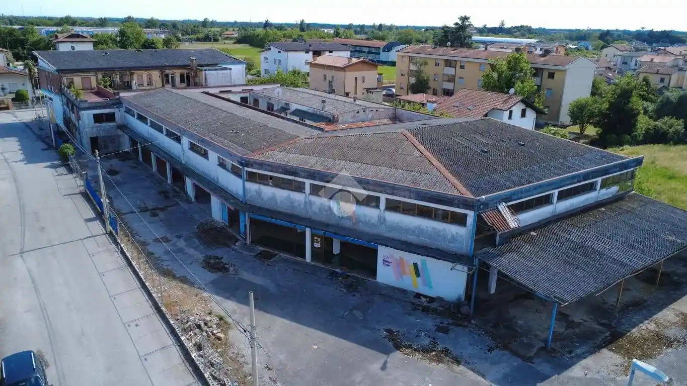 Palazzo - Edificio in vendita a Pasian di Prato