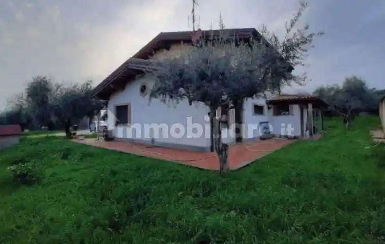 Villa in vendita a Genzano di Roma