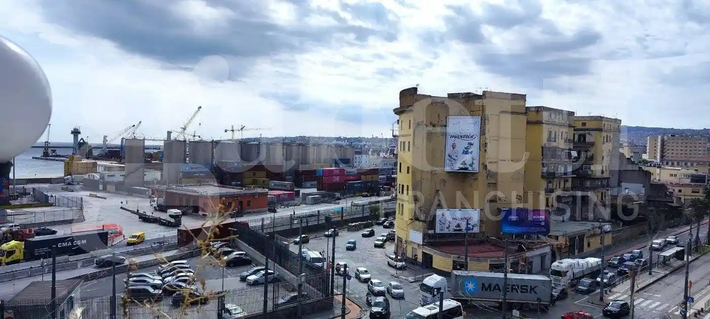 Appartamento in vendita a Napoli