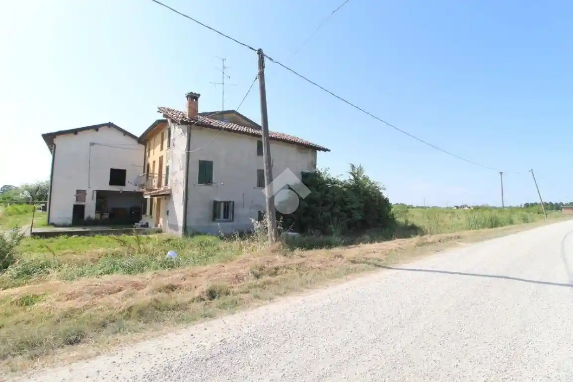 Casa indipendente in vendita a Cadelbosco di Sopra