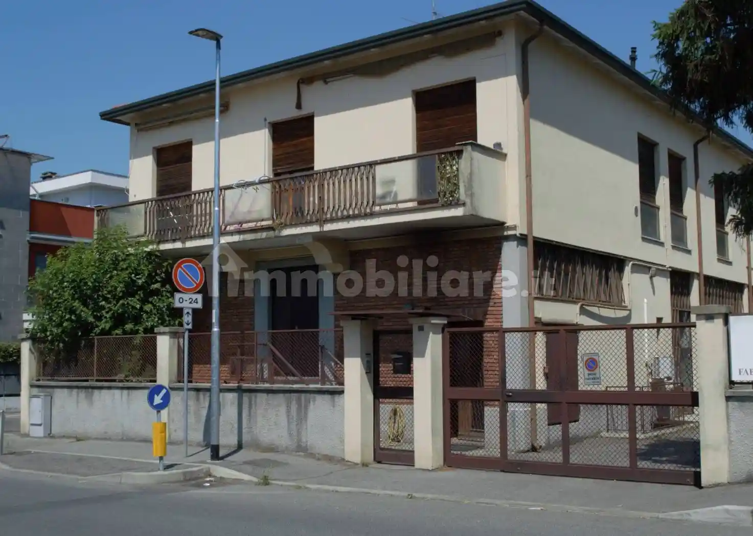 Palazzo - Edificio in vendita a Desio