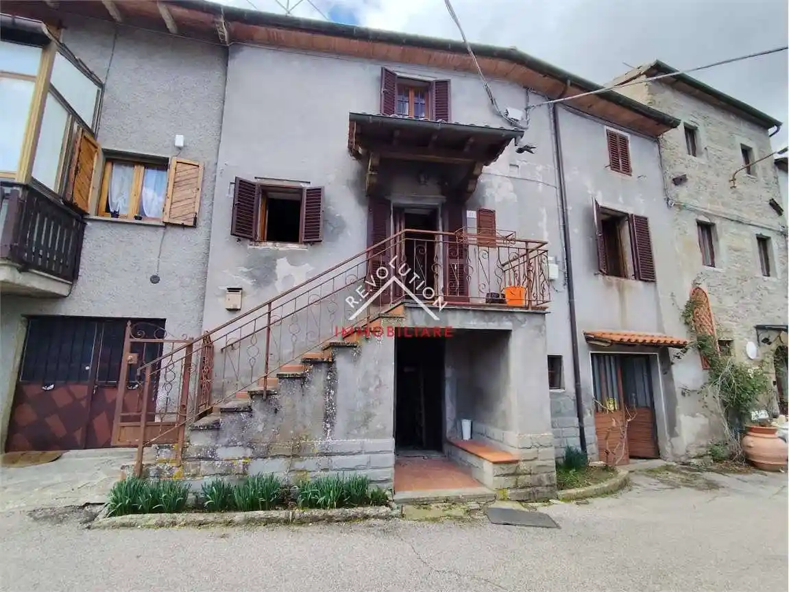 Casa indipendente in vendita a Caprese Michelangelo