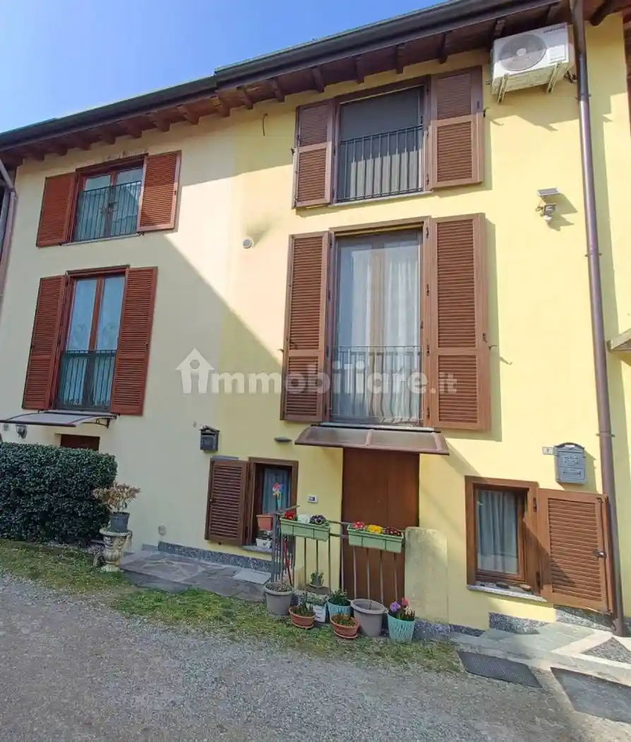 Casa indipendente in vendita a Faloppio
