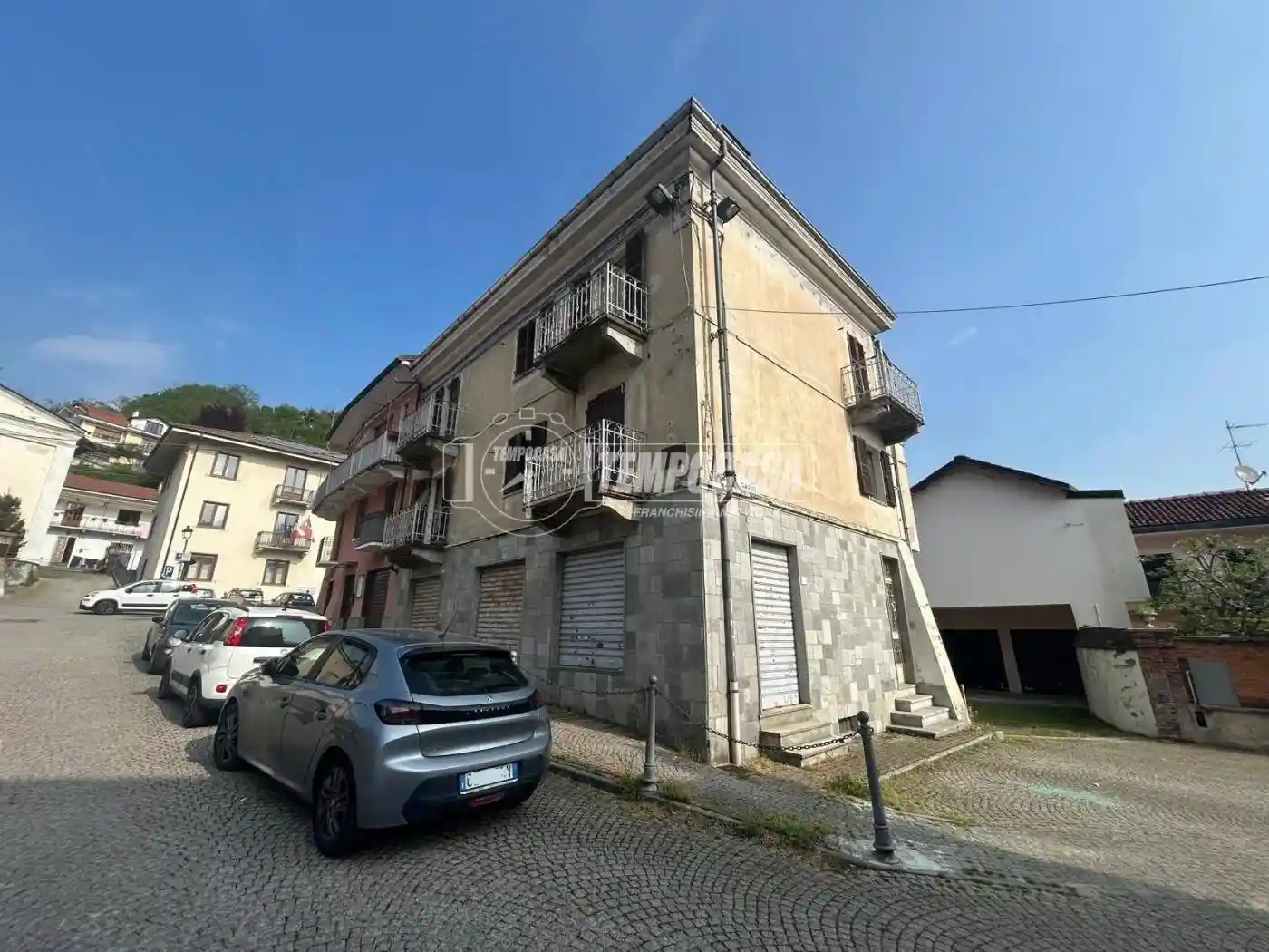 Palazzo - Edificio in vendita a Trana