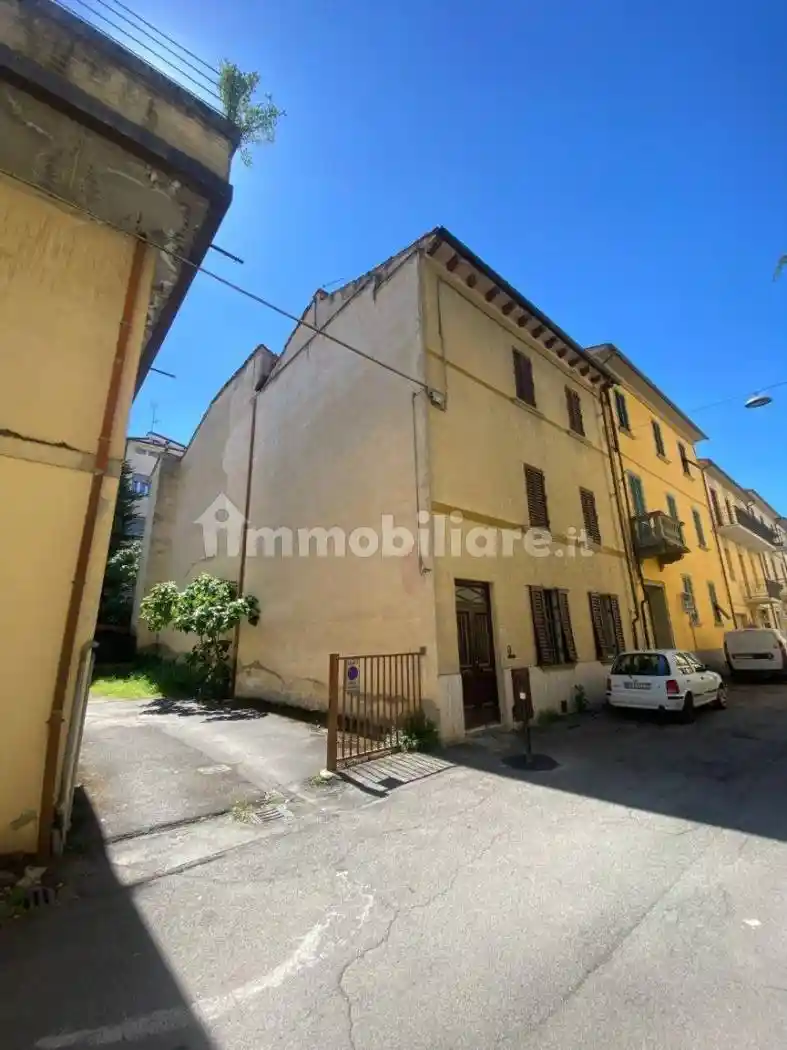 Palazzo - Edificio in vendita a Arezzo