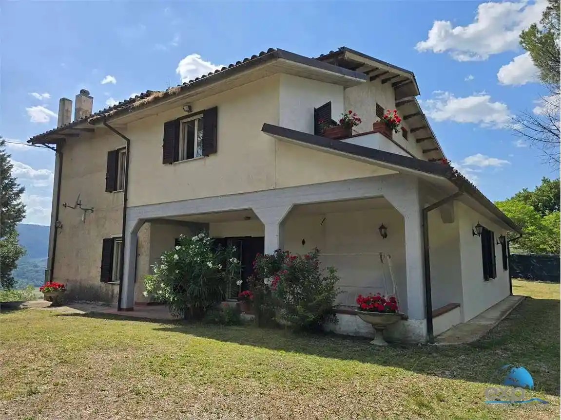 Villa in vendita a Stroncone