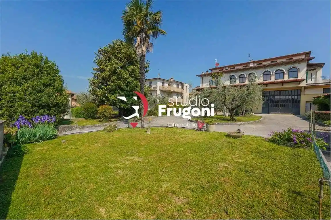 Casa indipendente in vendita a Manerba del Garda