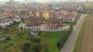 Villetta a schiera in vendita a Vellezzo Bellini
