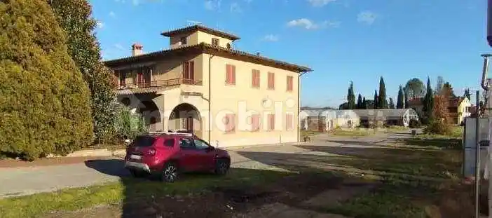 Rustico - Casale in vendita a Montevarchi