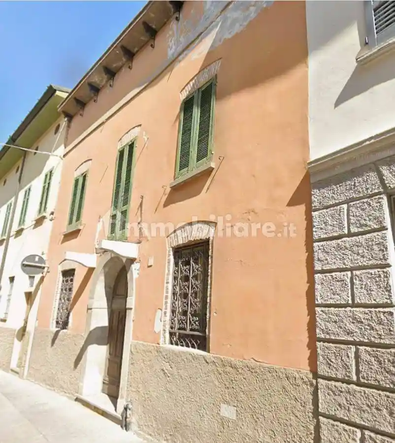 Palazzo - Edificio in vendita a Crema