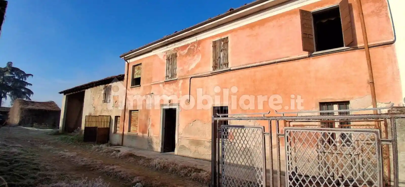 Rustico - Casale in vendita a Roverbella