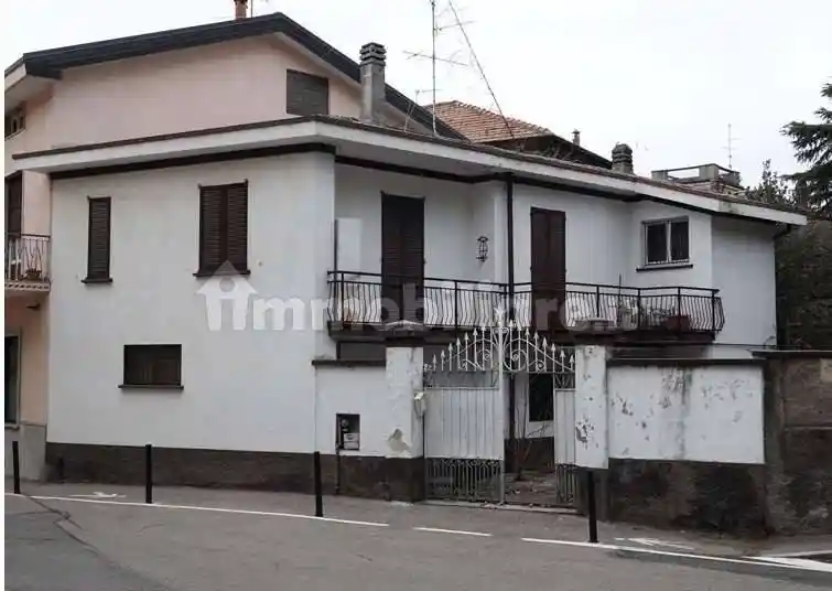 Casa indipendente in vendita a Caronno Varesino