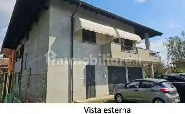 Villa in vendita a Borgomanero
