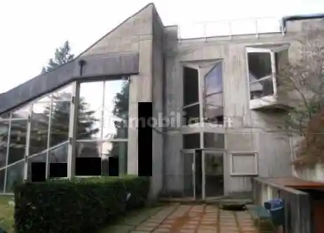 Palazzo - Stabile in vendita a Induno Olona