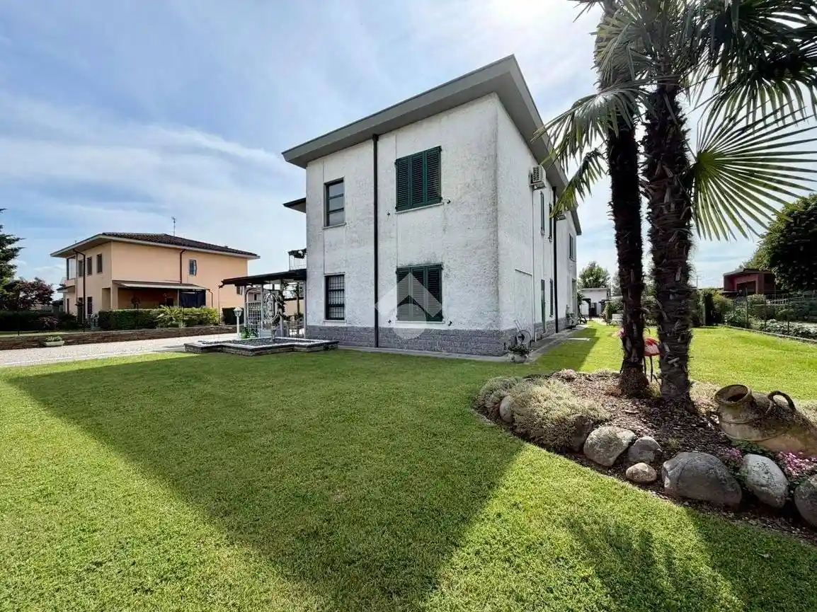 Villa in vendita a Quintano