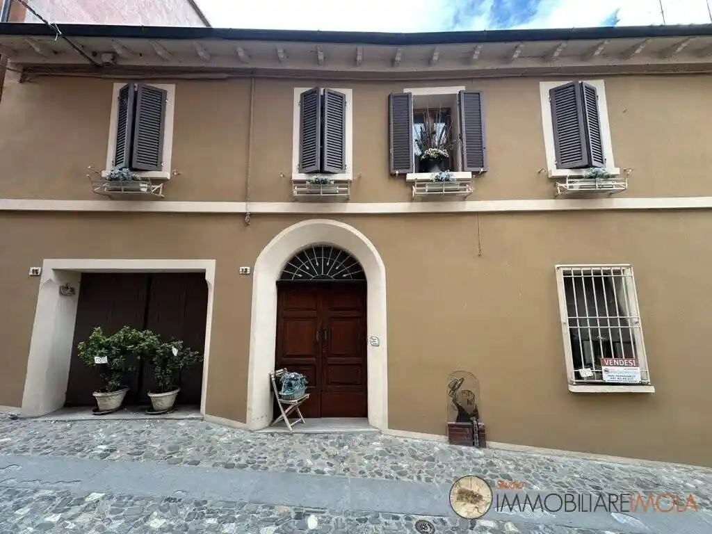 Casa indipendente in vendita a Dozza