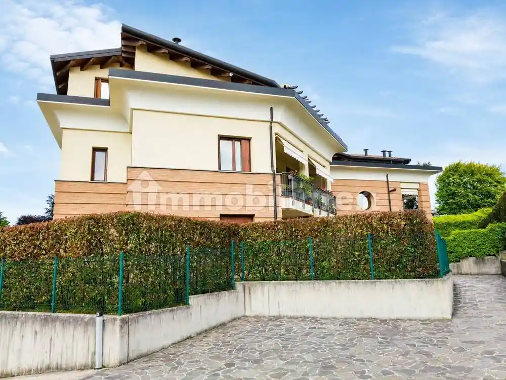 Appartamento in vendita a Appiano Gentile