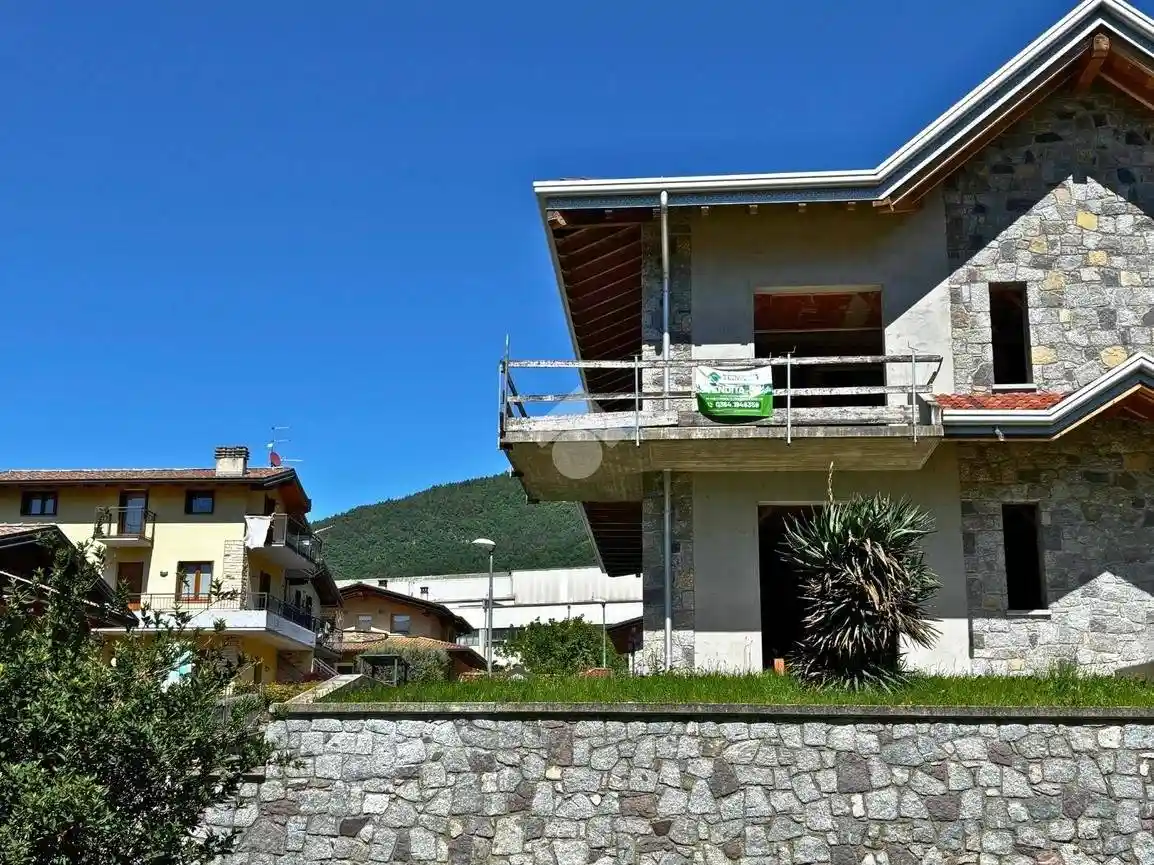 Villa in vendita a Berzo Inferiore