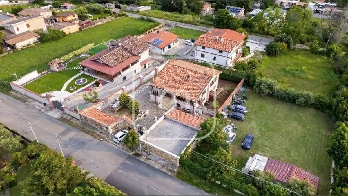 Villa in vendita a Zagarolo