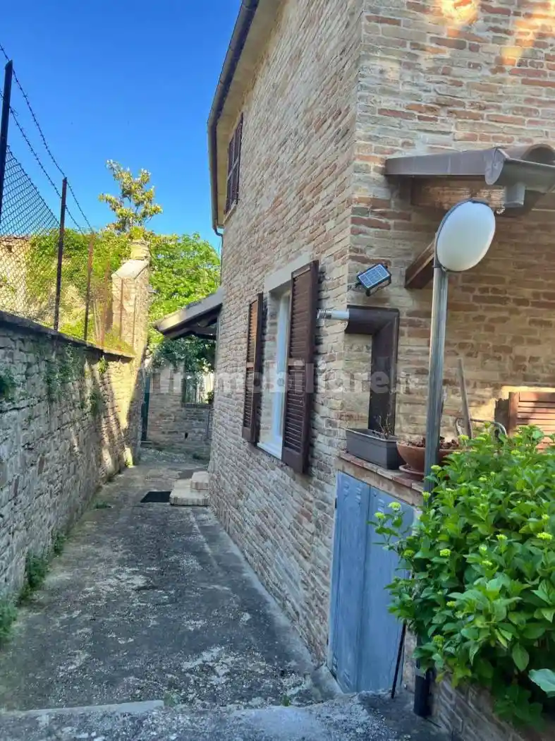 Casa indipendente in vendita a Santa Vittoria in Matenano