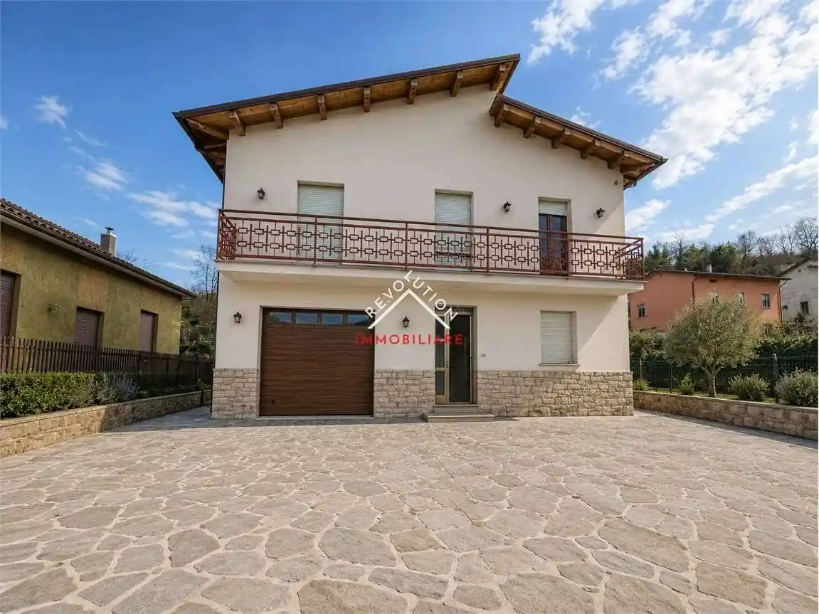 Villa in vendita a Pietralunga
