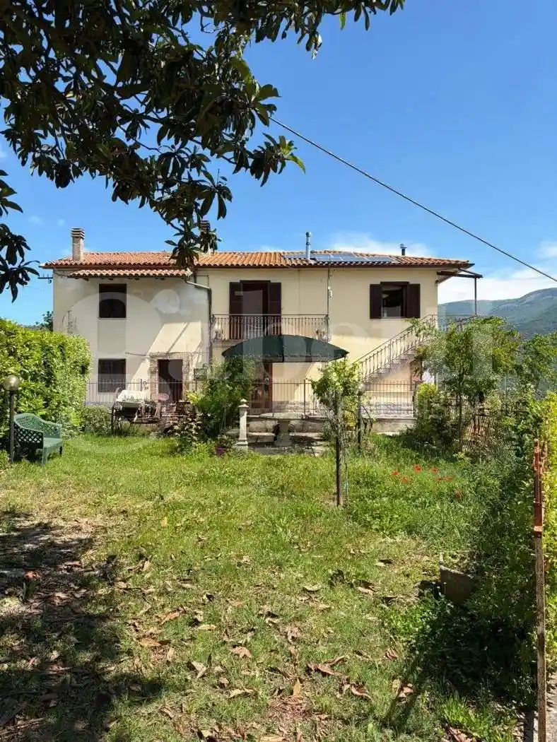 Appartamento in vendita a Rivodutri
