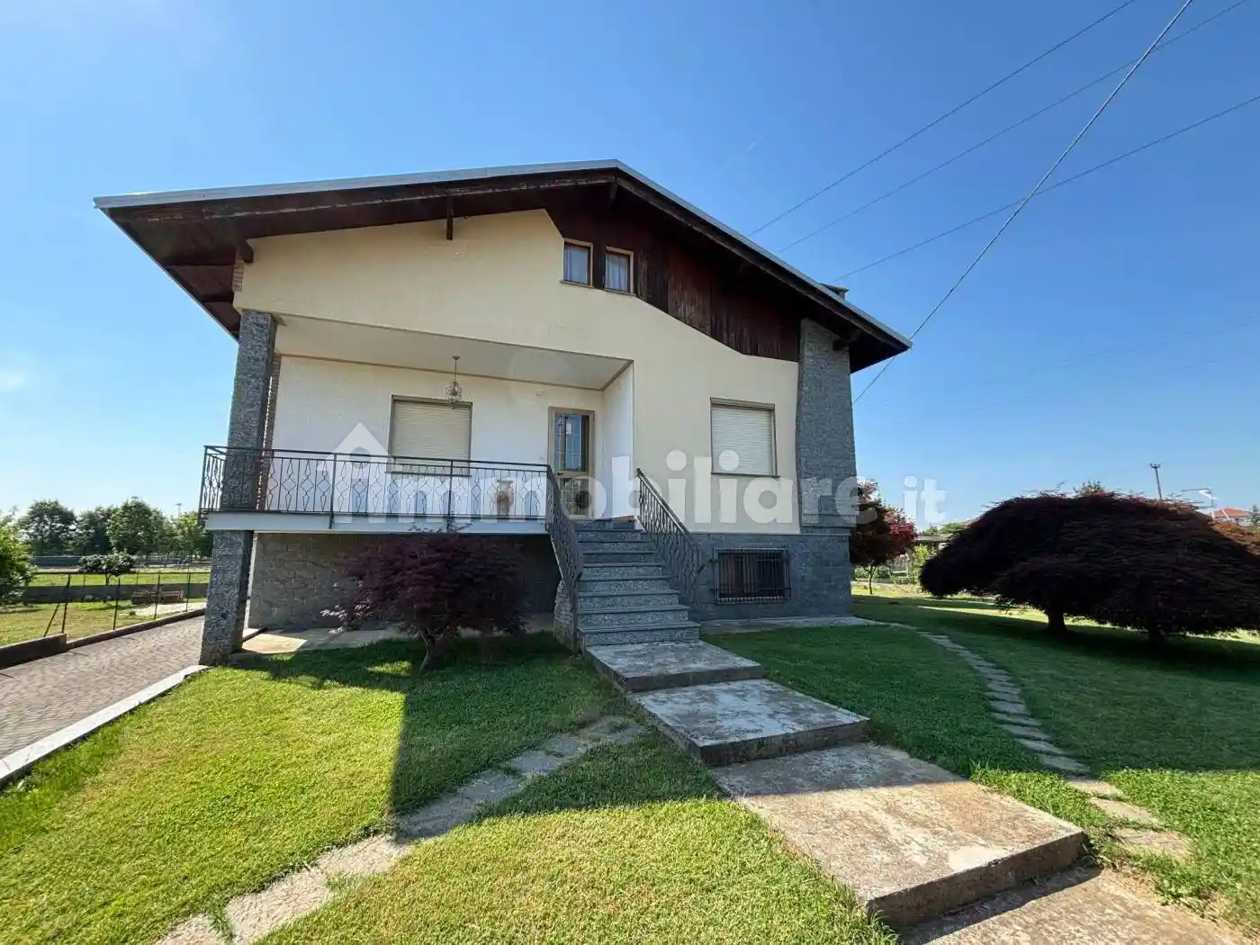 Villa in vendita a Benna