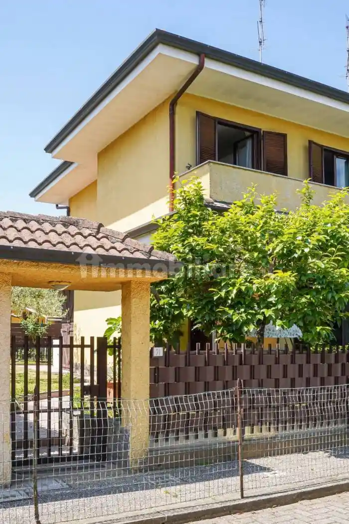 Villa in vendita a Lainate