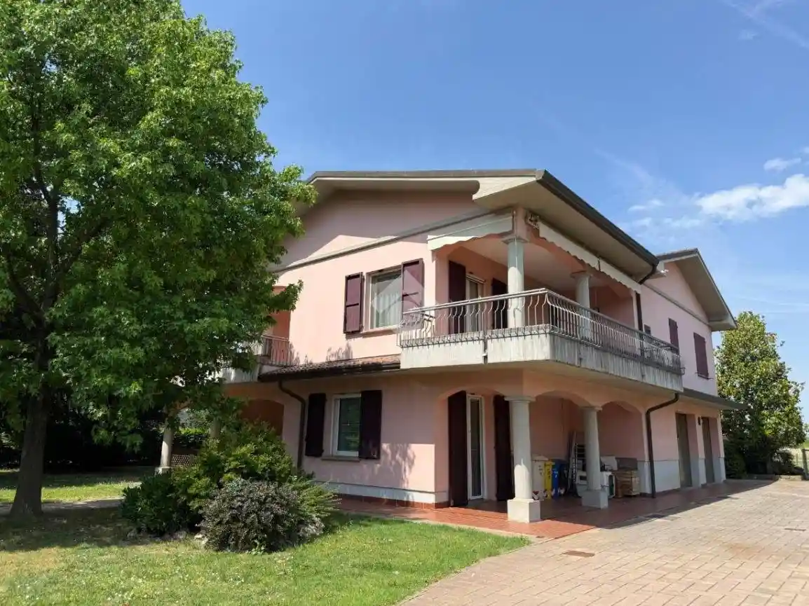 Villa in vendita a Forlì