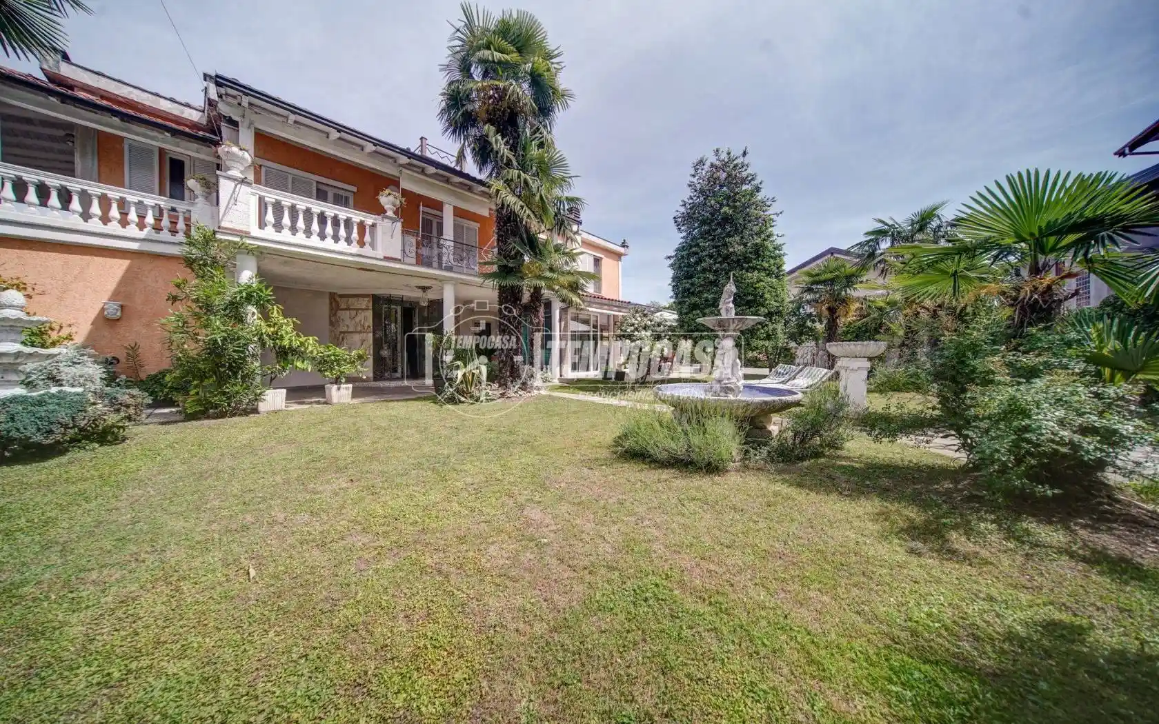 Villa in vendita a Borgomanero