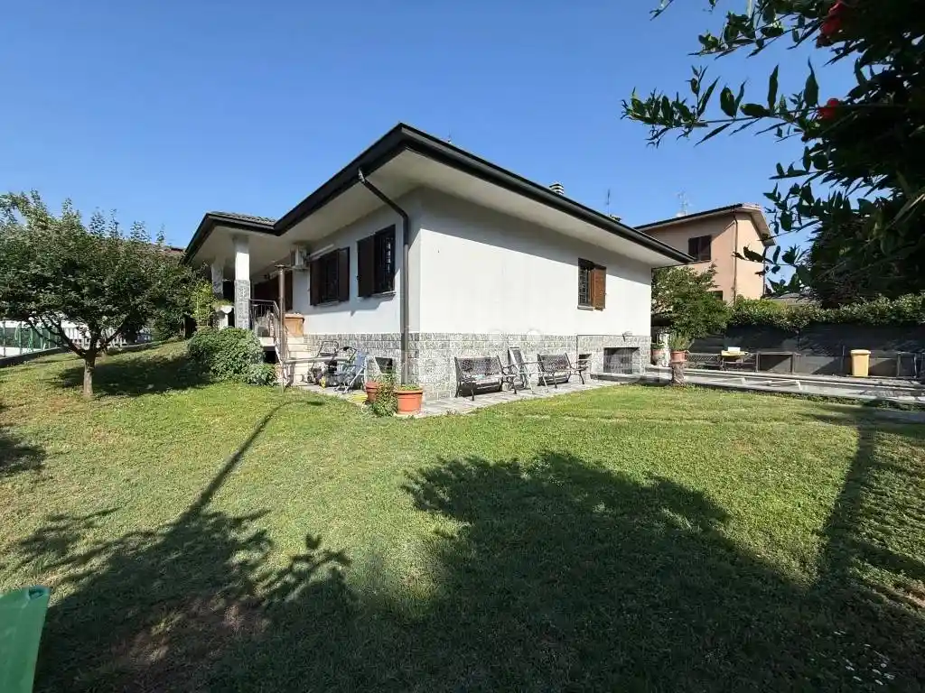Villa in vendita a Tribiano