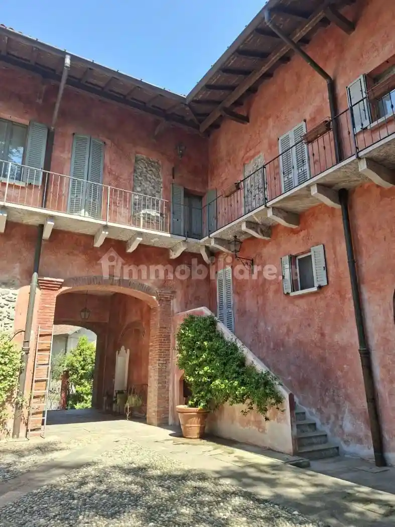 Appartamento in vendita a Sesto Calende