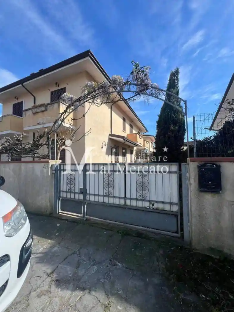 Villetta a schiera in vendita a Viareggio