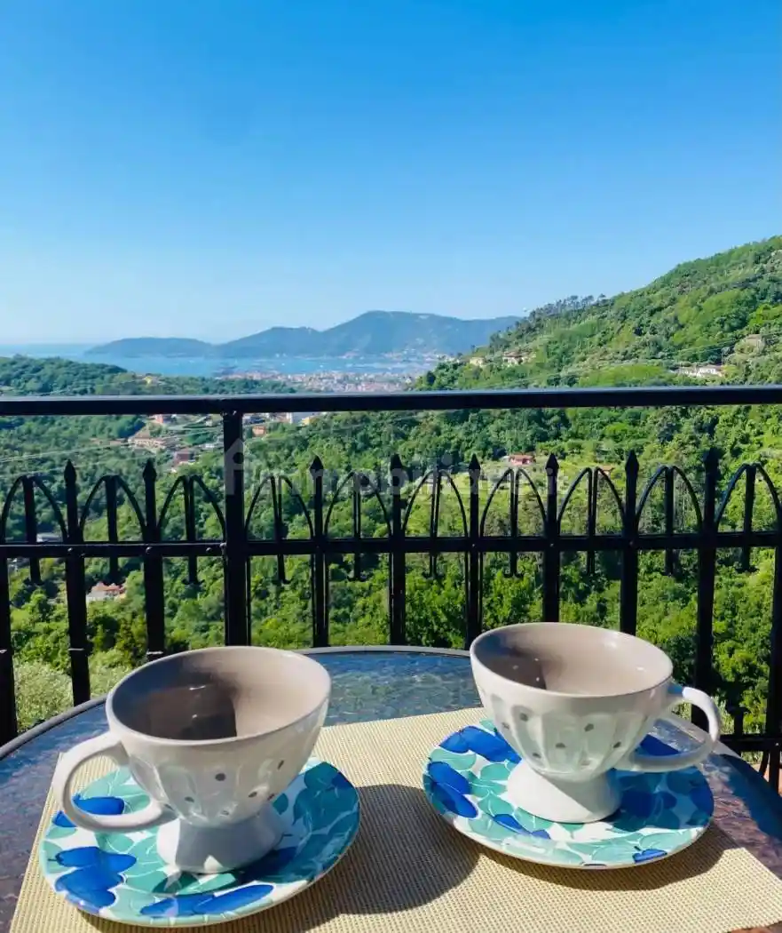Villa in vendita a Vezzano Ligure
