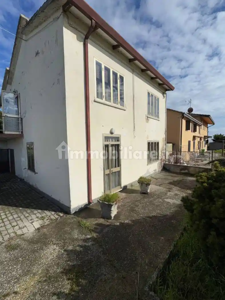 Casa indipendente in vendita a Gavello