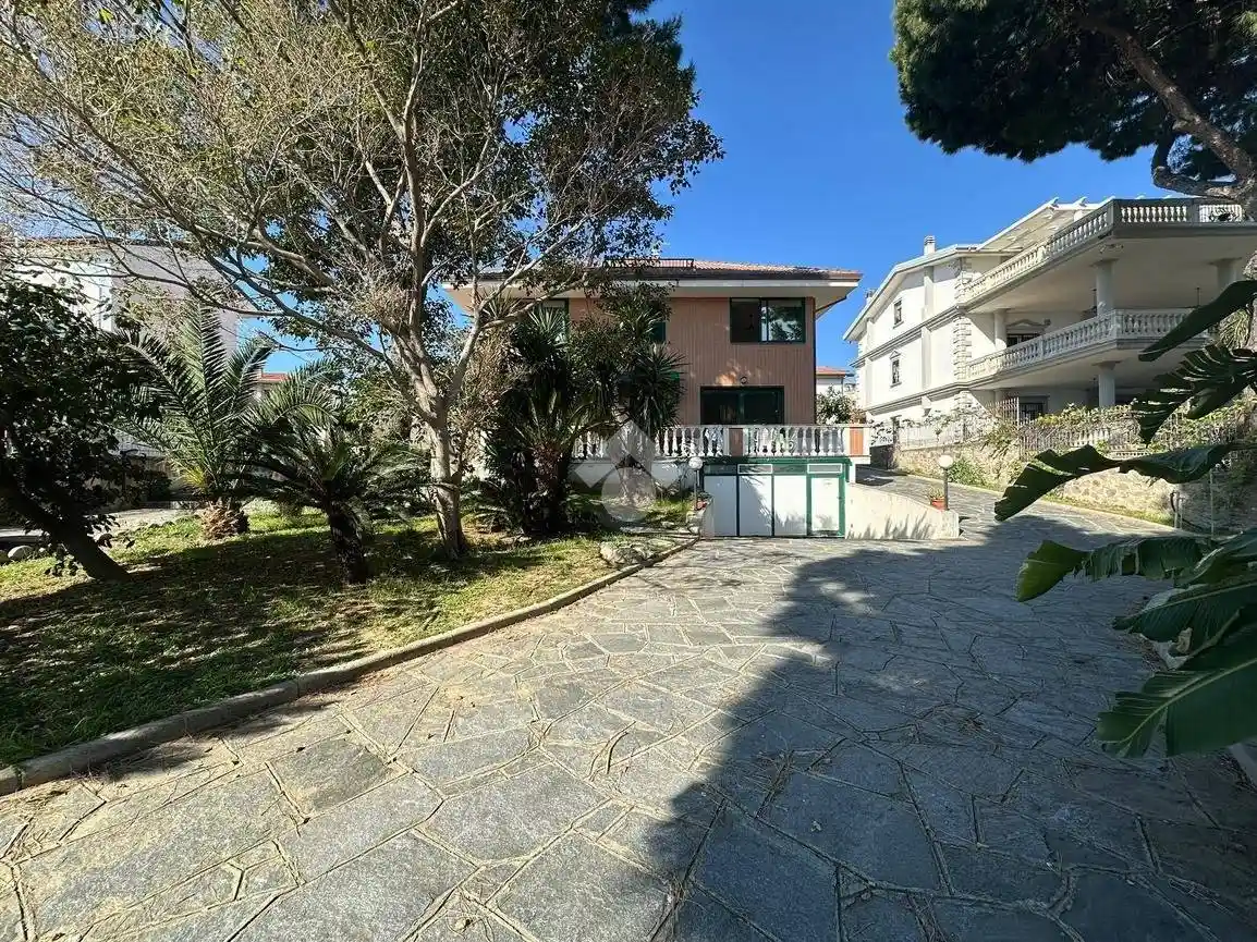 Villa in vendita a Roseto Capo Spulico