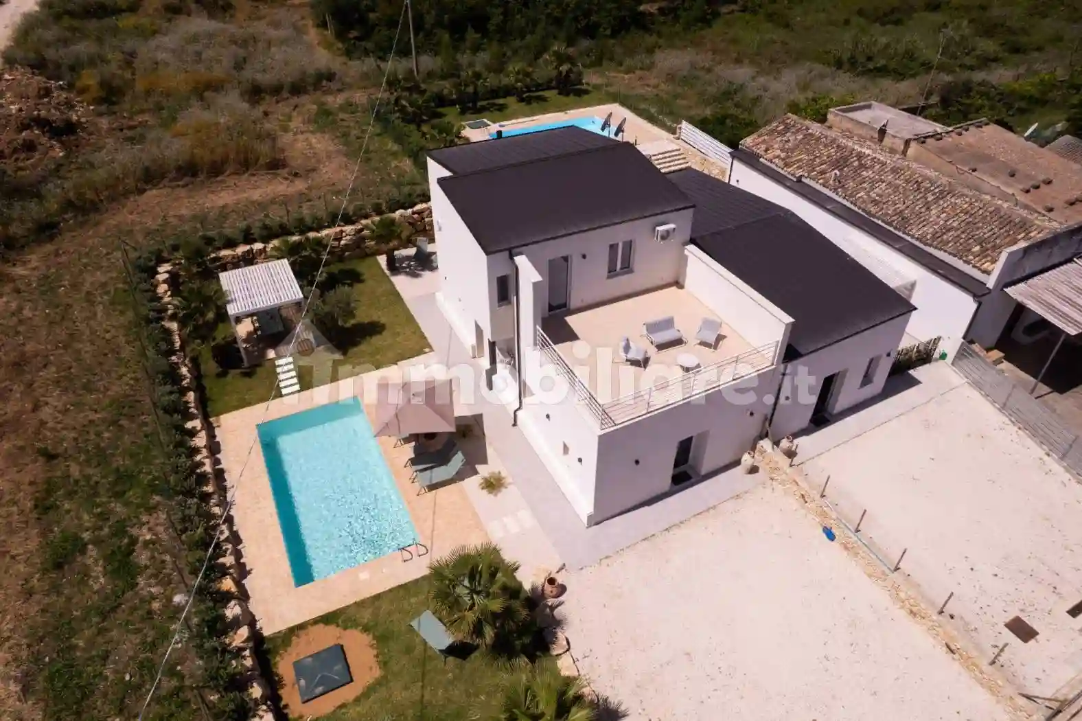 Villa - foto 2
