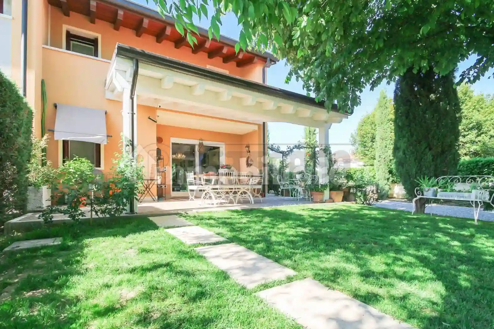 Villa - foto 2