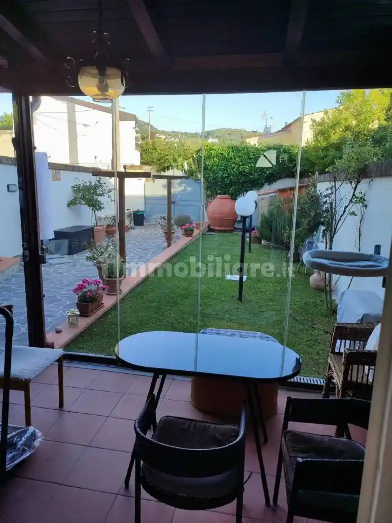 Casa indipendente in vendita a Livorno