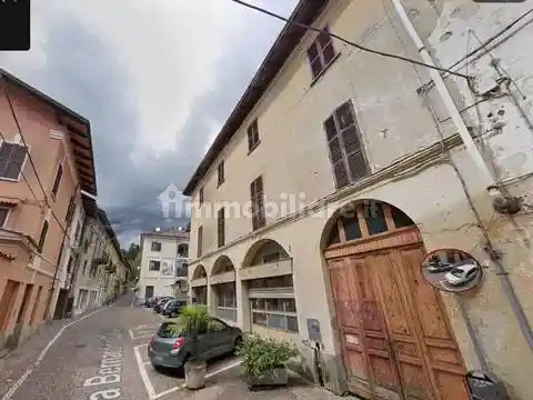 Palazzo - Edificio in vendita a Andorno Micca