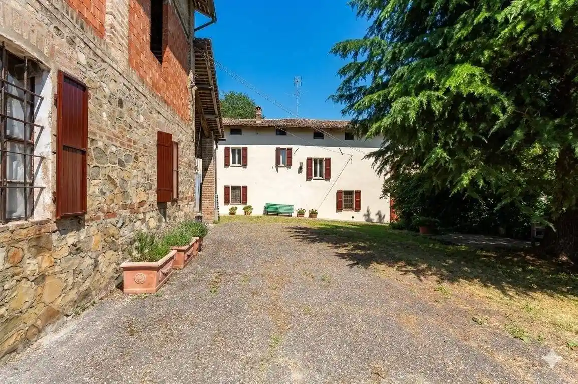 Rustico - Casale in vendita a Traversetolo