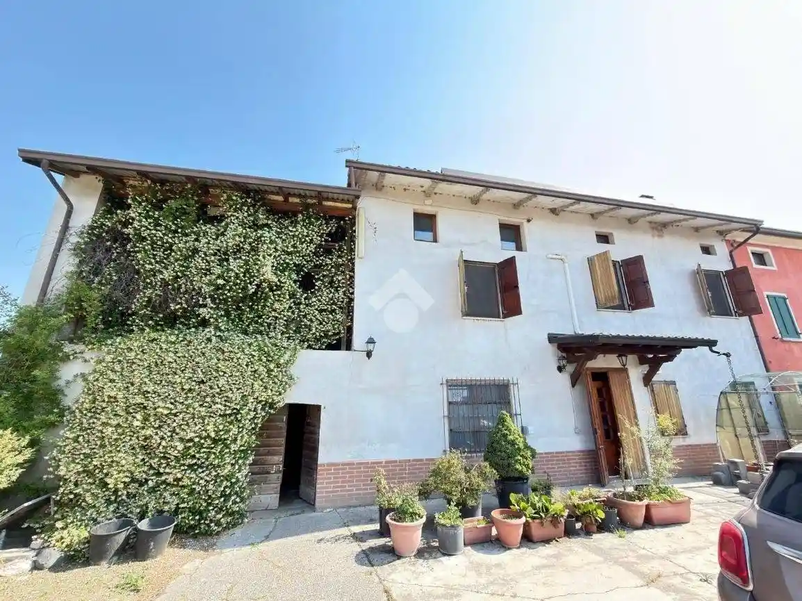 Rustico - Casale in vendita a Castel Goffredo
