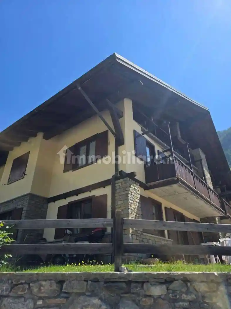 Appartamento in vendita a Courmayeur