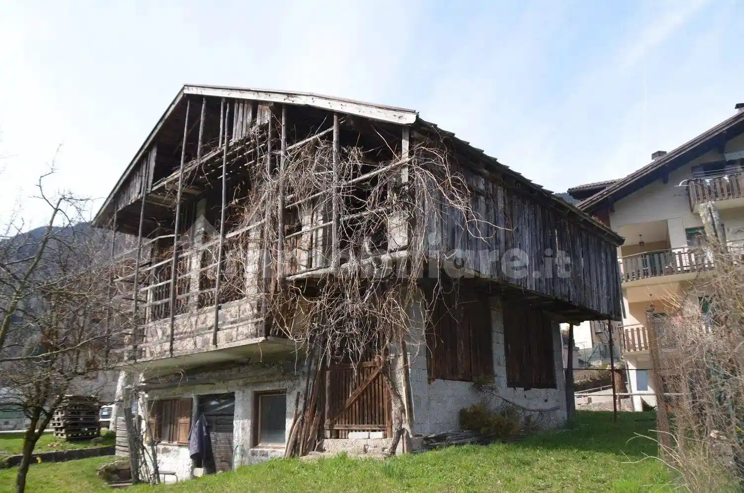 Palazzo - Edificio in vendita a Imer
