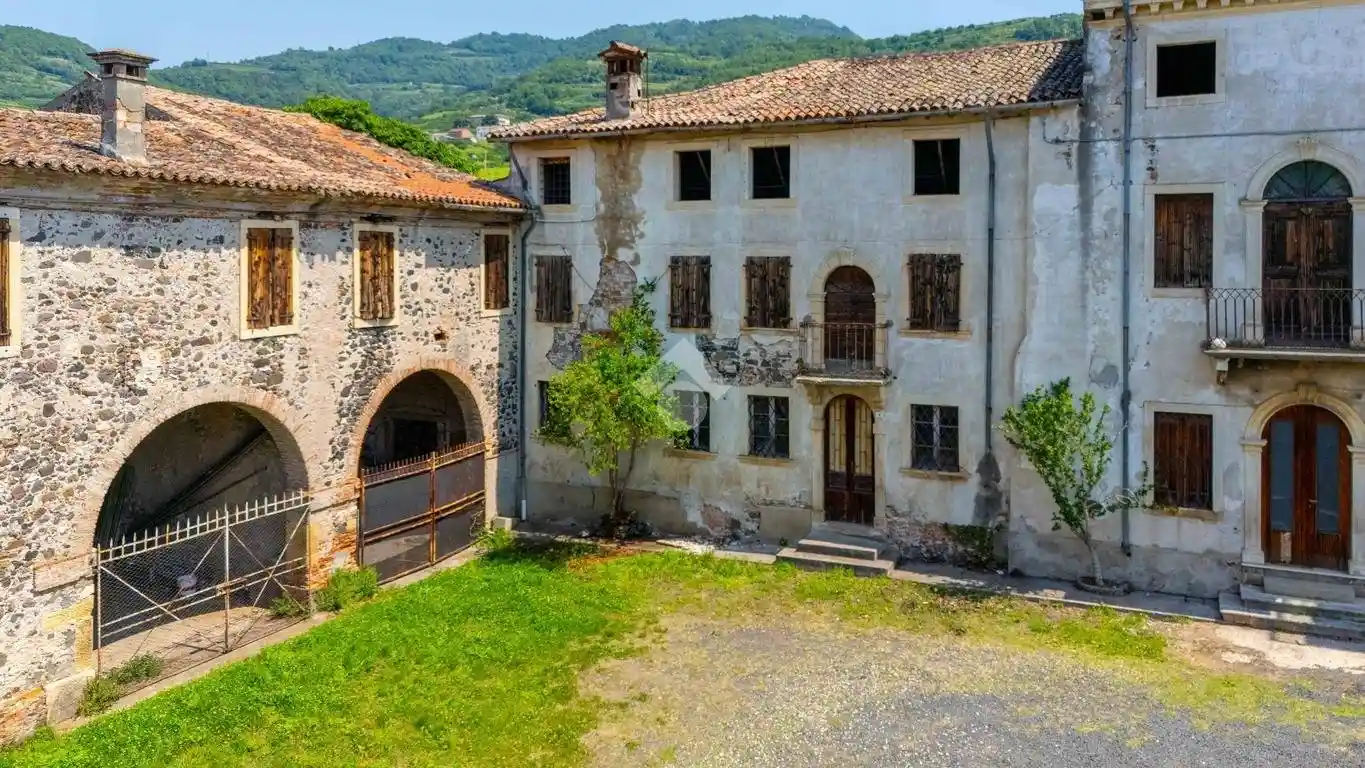 Rustico - Casale in vendita a Montecchia di Crosara
