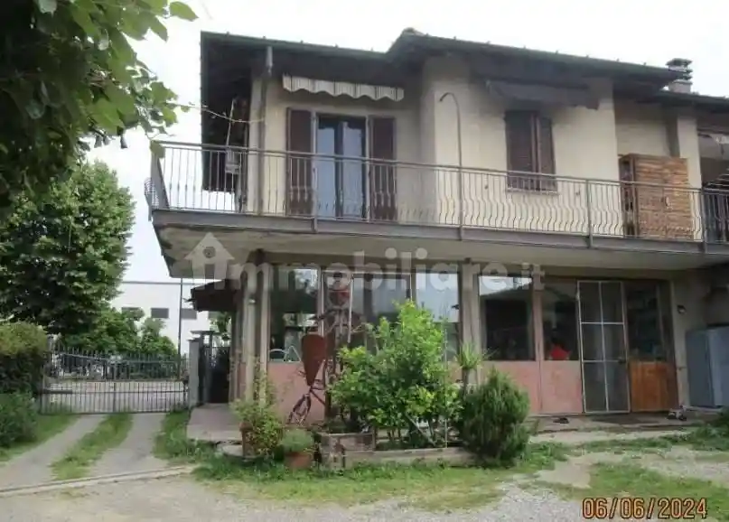Casa indipendente in vendita a Limbiate