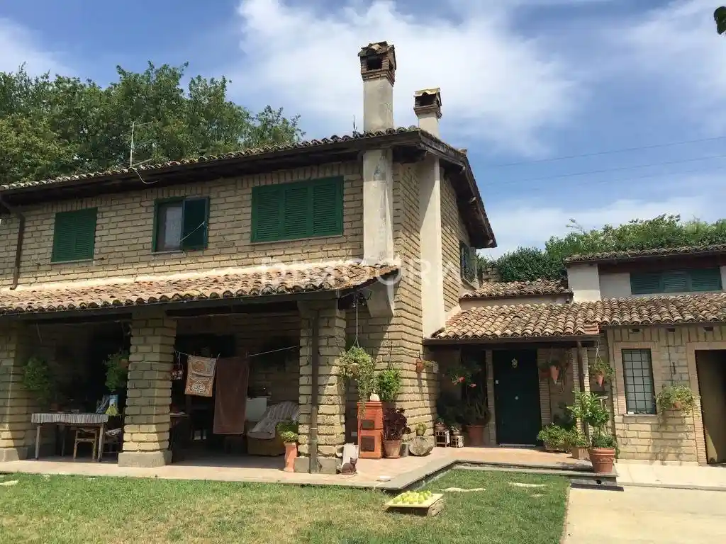 Villa in vendita a Campagnano di Roma