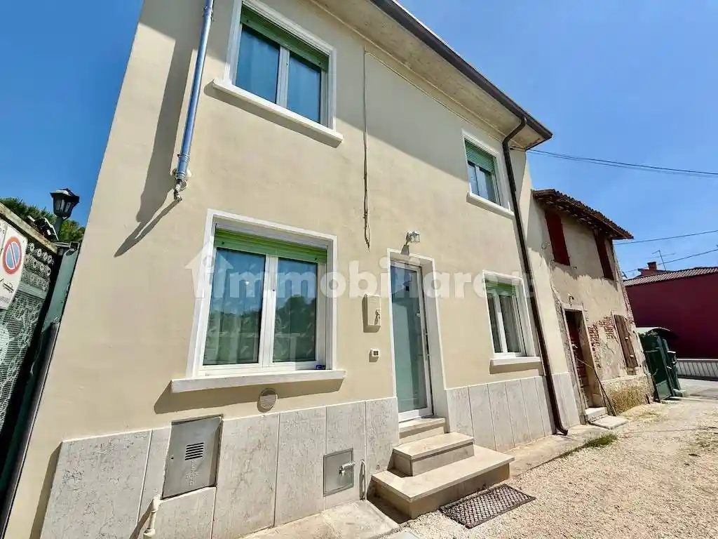Villetta a schiera in vendita a Peschiera del Garda