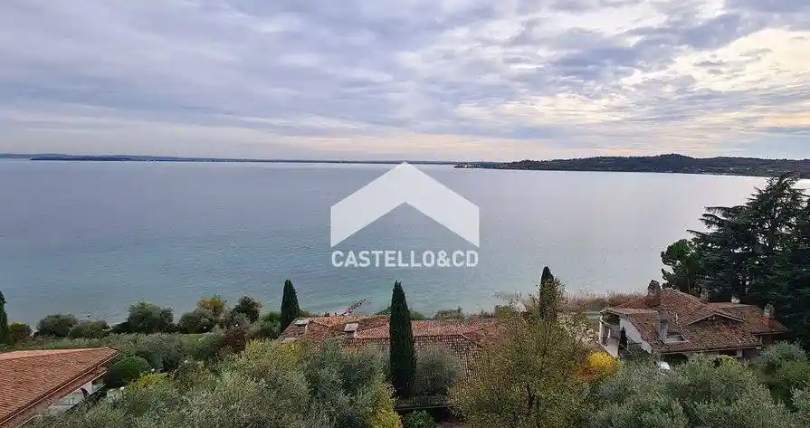 Villa in vendita a Padenghe sul Garda
