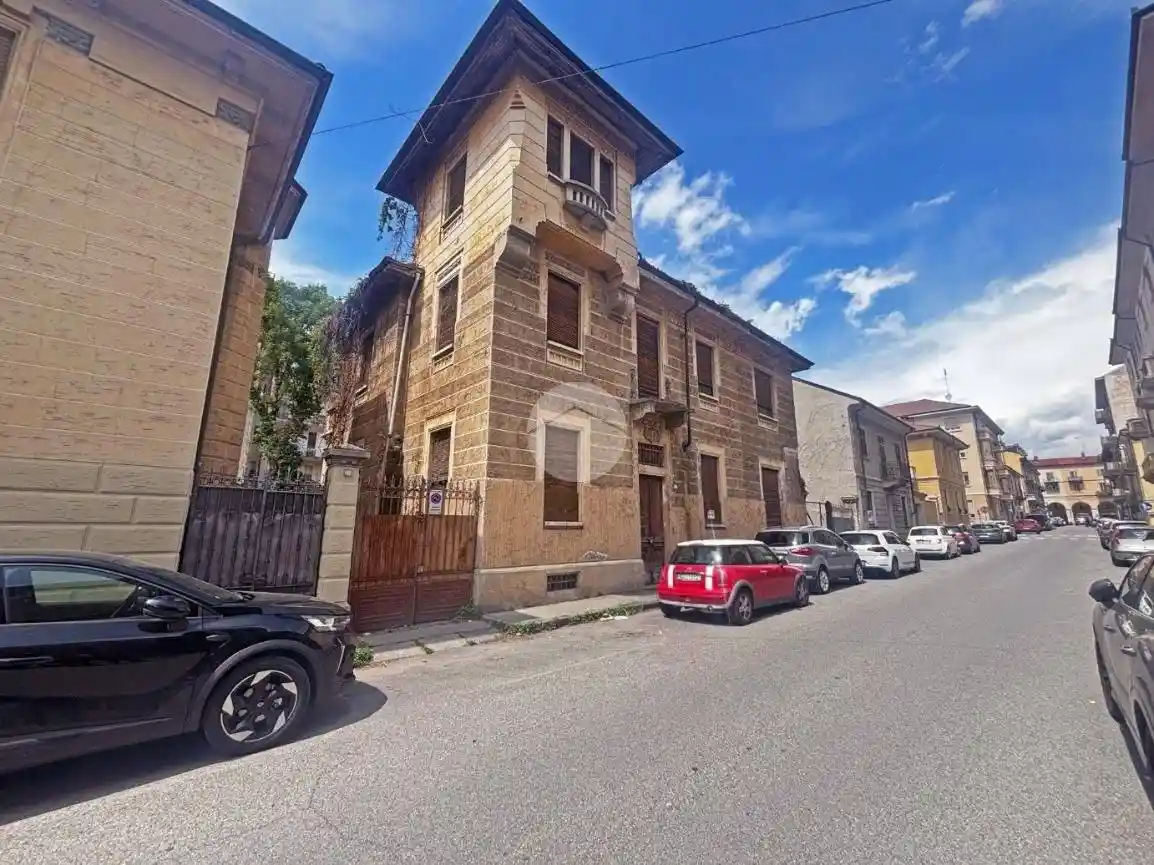 Villa in vendita a Pinerolo